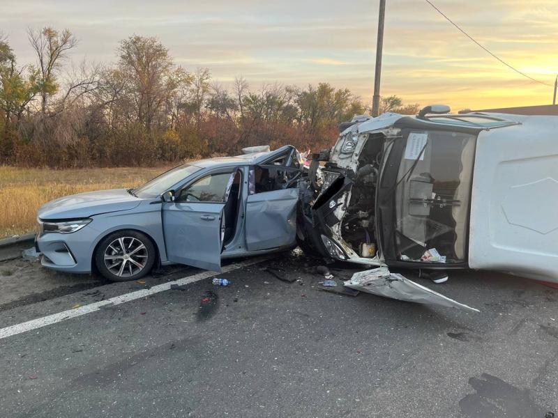 Под Самарой 5 октября в столкновении иномарки и "Газели" пострадала девушка