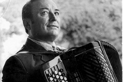 Певучая гармонь Григория Пономаренко: как судьба музыканта связана с волжской землей