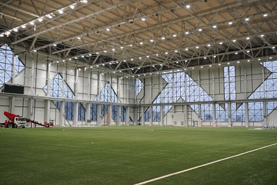 Крытый футбольный манеж в Самаре обеспечен высококачественной современной кровлей