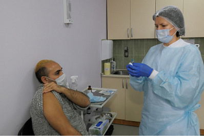 В Самаре студент из Палестины вакцинировался от коронавируса