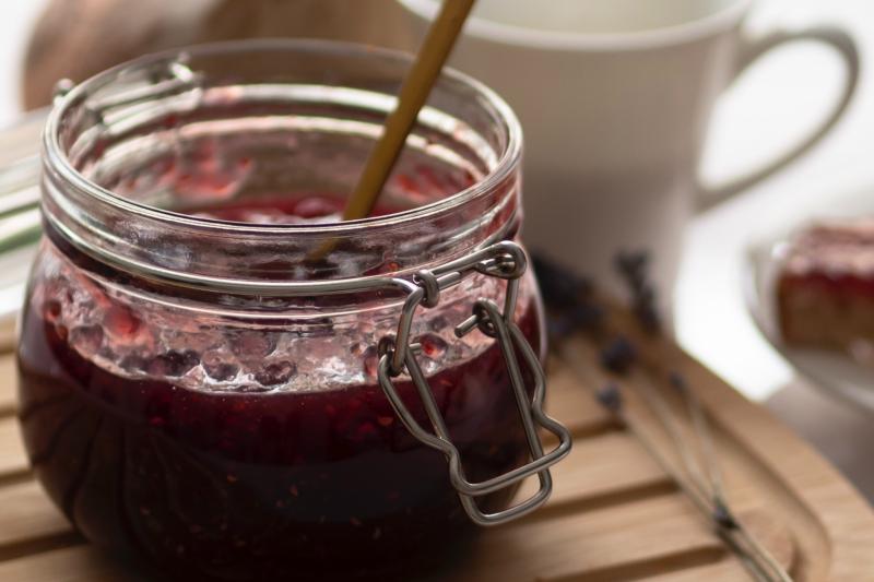 Активисты организовали концерт и привезли подарки пациентам госпиталя