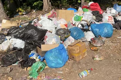 Бак убрали, а мусор оставили: жители Сорокиных хуторов вновь просят о помощи