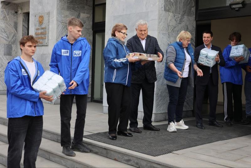 Гуманитарную помощь от депутатов фракции "Единая Россия" отправили жителям Белгородской области