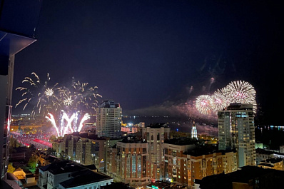 В Самаре прогремел праздничный салют в честь Дня Победы