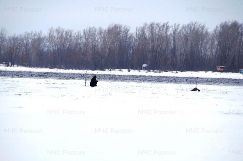 МЧС предупреждает: на водоемах Самарской области начал активно таять лед