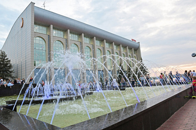 Инфекции и травмы: почему в фонтанах нельзя купаться даже в жару