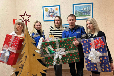 Сотрудники компаний Самарской области участвуют в предновогодней благотворительной акции "Ёлка желаний"