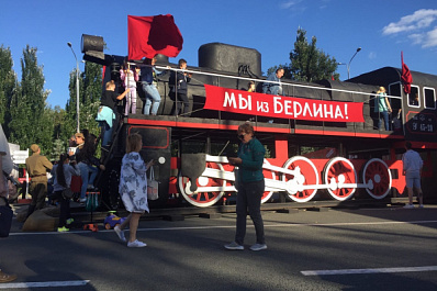 В центре Самары звучат песни, идут экскурсии и мастер-классы 