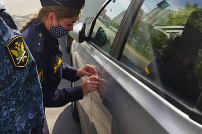 У жителя Самары арестовали BMW из-за долгов по налогам