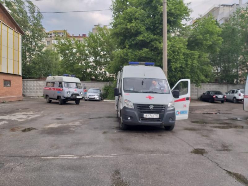 Сотрудники тольяттинской скорой получили более 450 защитных костюмов