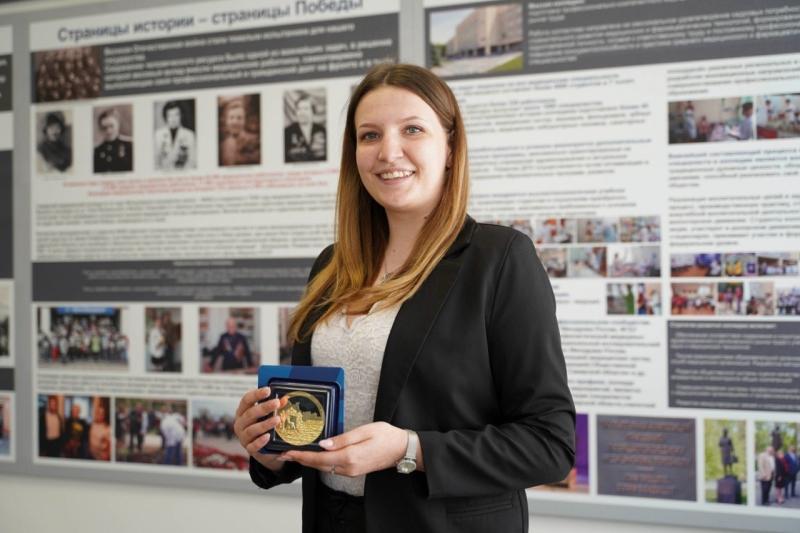 70 выпускников самарских колледжей и техникумов наградили медалями губернатора "За особые успехи в профессиональном образовании"