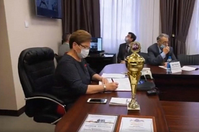 В губдуме наградили участников конкурса "Нам дороги эти позабыть нельзя" 