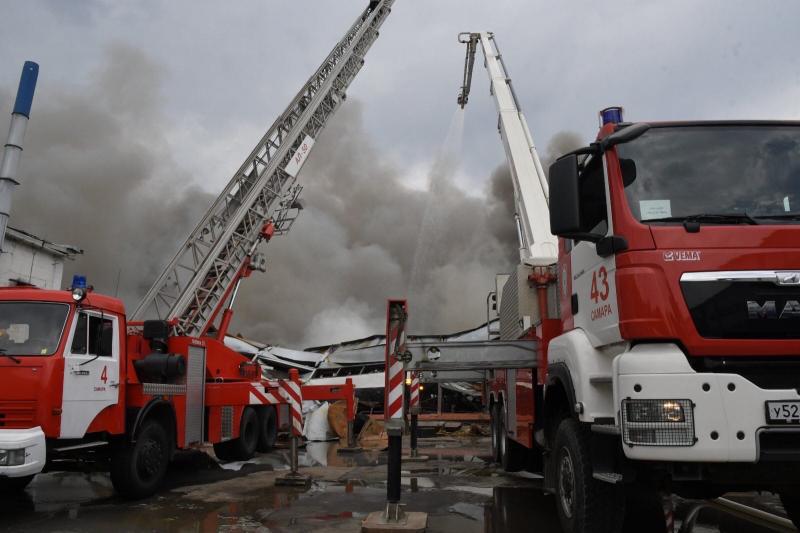 Фоторепортаж с места крупного пожара в Самаре