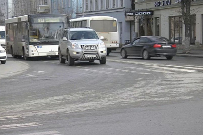 В рамках акции "Вежливый водитель" сотрудники ГИБДД поощряют примерных самарских автомобилистов