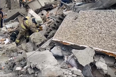 В Нижнем Тагиле спасатели вторые сутки разгребают завалы обрушенного дома