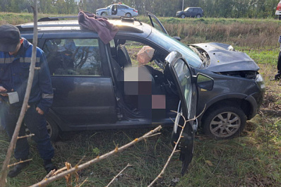 Водитель погиб до аварии: в Самарской области "Калина" вылетела в кювет и врезалась в дерево