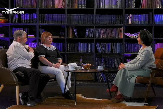 Принц на коне и юная принцесса. Объявляю вас мужем и женой