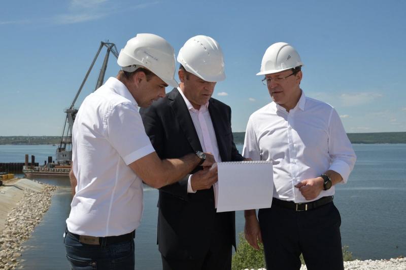 Более 1000 человек строят новый самарский мост через Волгу