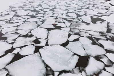 В Самарской области Волга начала покрываться льдом