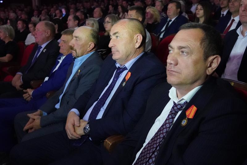 За труд и преданность земле: в Самарской области награждены труженики села