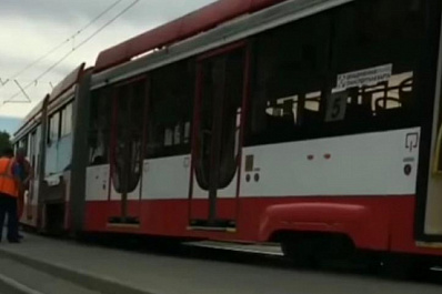 В Самаре с рельсов снова сошёл трамвай