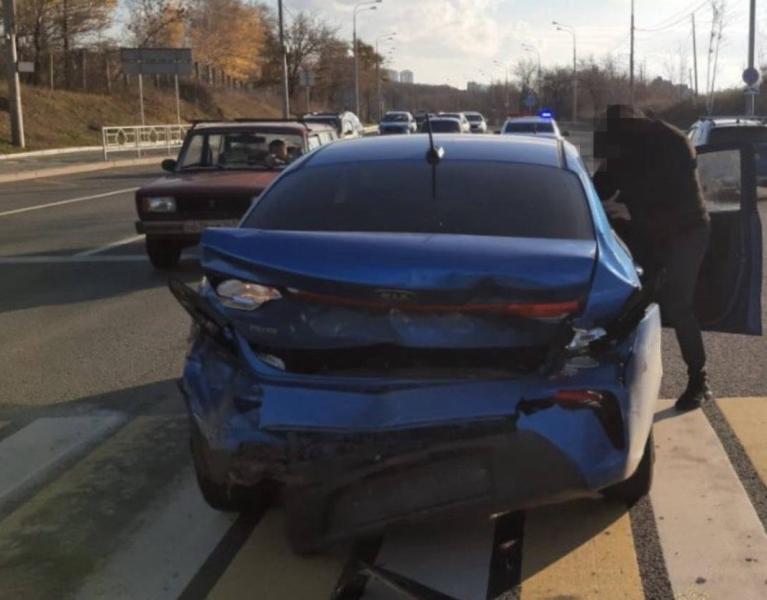 Человек госпитализирован: на трассе "Самара – Бугуруслан" легковушка столкнулась с КамАЗом 