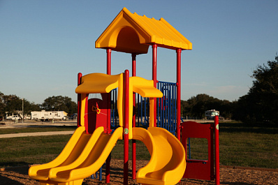 Каждый пятый российский ребёнок проведёт лето 2021 года дома