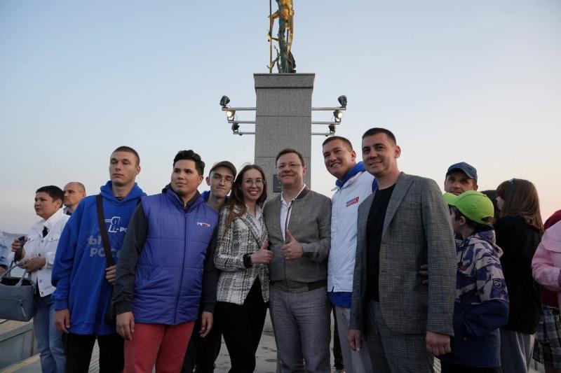 Губернатор поздравил жителей Автозаводского района Тольятти с Днем города