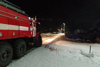 В Самарской области потушили 200 "квадратов" одноэтажного барака