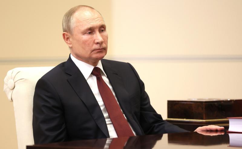 Владимир Путин обещал подумать о помощи совершеннолетним россиянам со СМА