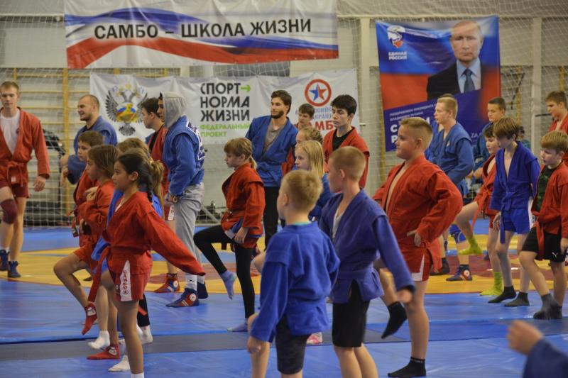 "Za самбо!": при поддержке "Единой России" в Самарской области прошли мастер-классы и тренировки по самбо