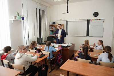 Классные руководители в школах области продолжают получать федеральные и региональные доплаты