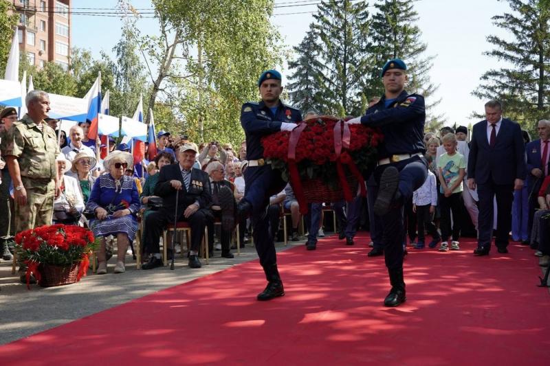 В Сызрани торжественно открыли стелу "Город трудовой доблести"