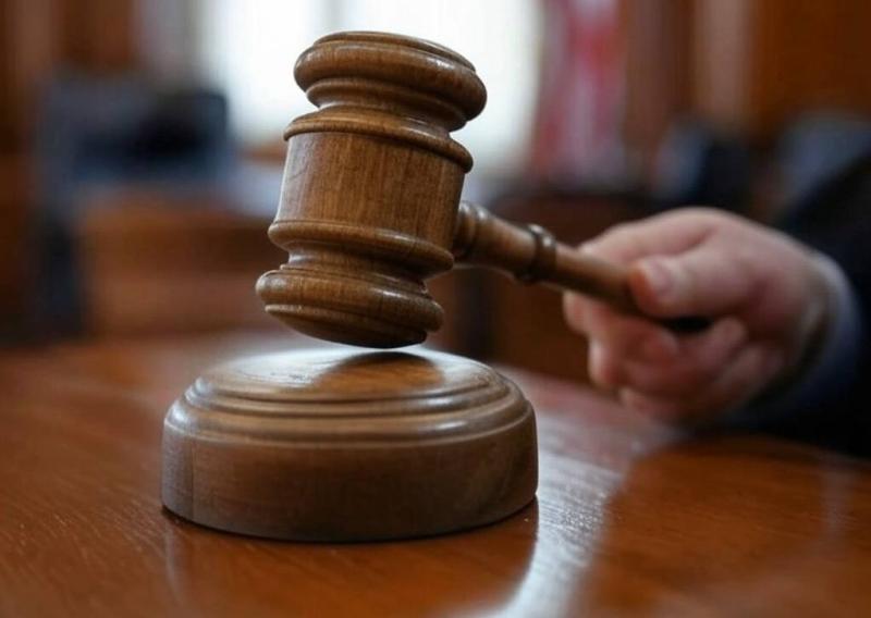 В дело пошел кипяток: девушка с приятелем избили 30-летнего мужчину