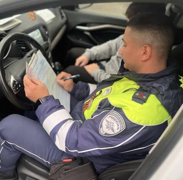 В Самаре водителя "Приоры" привлекли к ответственности за тройное нарушение ПДД