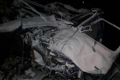 В Самарской области в снегопад столкнулись два грузовика: один водитель погиб