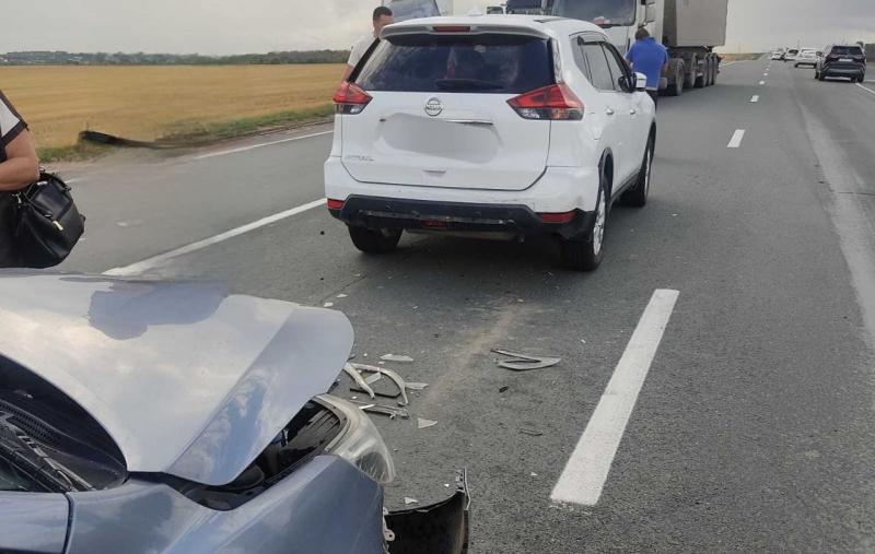 В Самарской области на трассе М5 столкнулись две иномарки