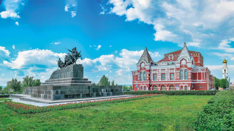 Чапаев в жизни и в бронзе: история самарского монумента