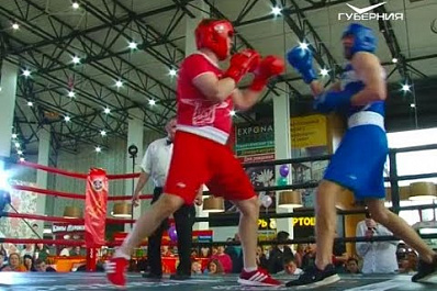 В Самаре белые воротнички вышли на боксерский ринг в рамках благотворительного проекта