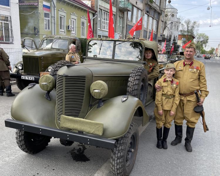 Легендарная "полуторка", "Волга-джип" Брежнева и внедорожник маршала Жукова: самарский умелец отреставрировал более 40 старых автомобилей