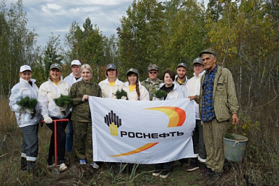Лесу быть: сотрудники Куйбышевского НПЗ высадили 3,5 тысячи саженцев сосны
