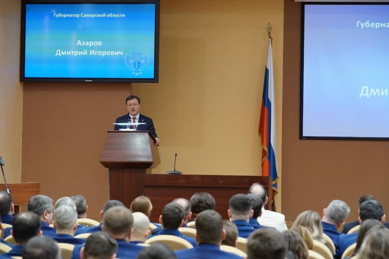 Дмитрий Азаров поздравил сотрудников прокуратуры с профессиональным праздником