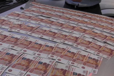 Самарские полицейские задержали фальшивомонетчиков с купюрами 5000 и 200 рублей