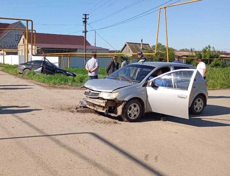 Утром 23 мая в Самарской области легковушка оказалась в кювете