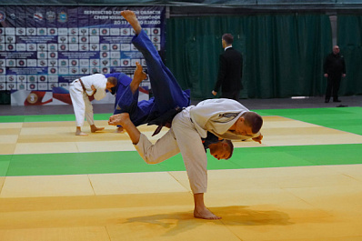В первенстве Самарской области по дзюдо участвовали 300 молодых спортсменов