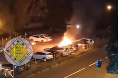 В Самаре 22 августа 2021 года на улице Партизанской в 5 утра сгорели две машины