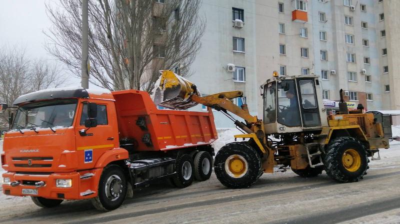 122 человека и 59 спецмашин: как убирают снег в Новокуйбышевске 