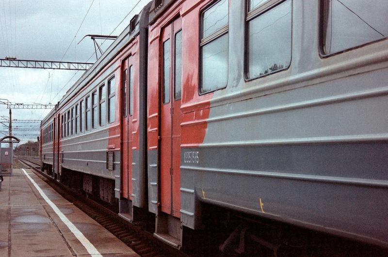 Поезд насмерть сбил двух человек в Самаре утром 11 декабря 2021 года