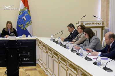 В Правительстве Самарской области обсудили вопросы медицины и молодежной политики