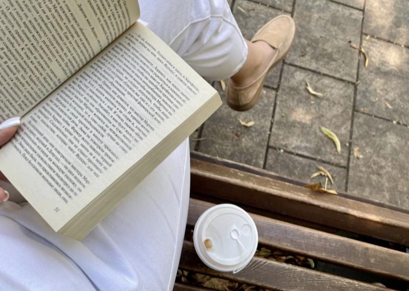 "Категорически вас приветствую, докторка": лингвист назвал фразы, которые всех раздражают